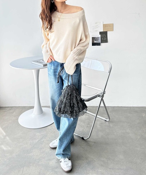 GeeRA(ジーラ)の「ショート丈オフショルニット(ニット/セーター・レディース・グレー/ピンク/オフホワイト・LARGE/MEDIUM)」の6枚目の写真