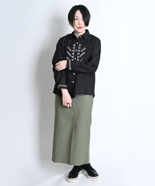 MARAI(マーライ)の「刺繍デザイン 長袖シャツブラウス(シャツ/ブラウス・レディース・グリーン/ブラック・FREE)」の3枚目の写真