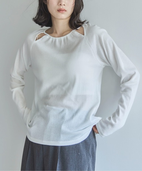 feepur(フェピュール)の「バックリボンカットアウトロンTee(Tシャツ/カットソー・レディース・オフホワイト/ブラック・MEDIUM)」の2枚目の写真