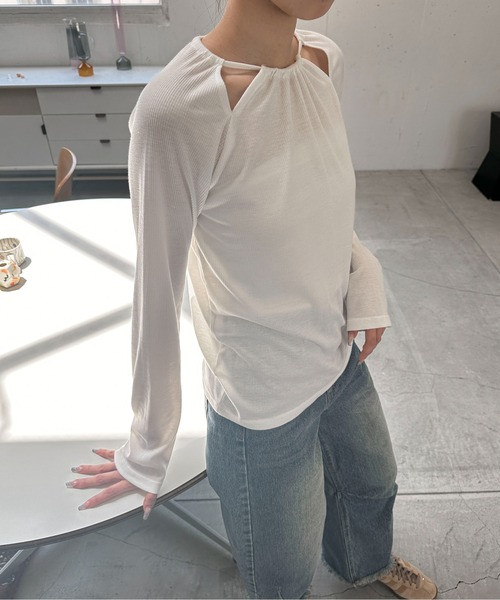 feepur(フェピュール)の「バックリボンカットアウトロンTee(Tシャツ/カットソー・レディース・オフホワイト/ブラック・MEDIUM)」の9枚目の写真
