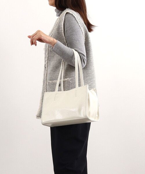 セール】ツヤフェイクレザー横長トートバッグ（トートバッグ