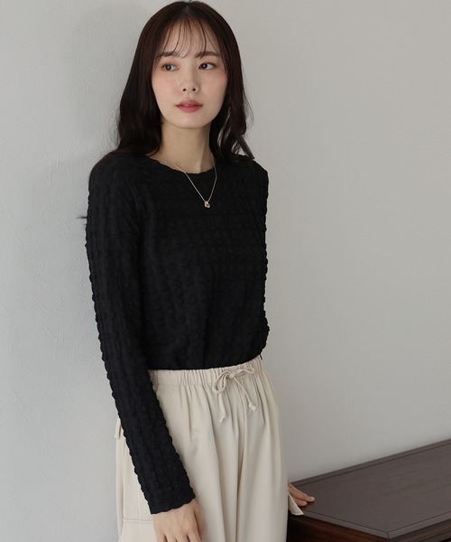 BLUEEAST(ブルーイースト)の「ポコポコジャガード ロンT(Tシャツ/カットソー・レディース・ブラック/オフホワイト/ベージュ/ピンク・MEDIUM)」の3枚目の写真