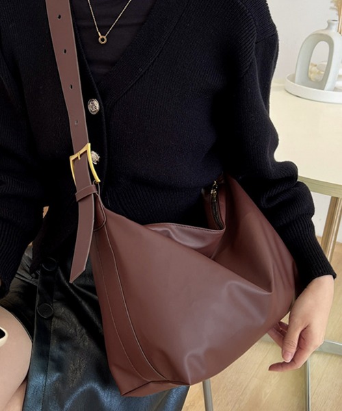 TONE SELECT GOODS(トーンセレクトグッズ)の「urbanfemine./PU ショルダーバッグ U7346(ショルダーバッグ・レディース・ダークブラウン/ブラウン/ブラック・FREE)」の12枚目の写真