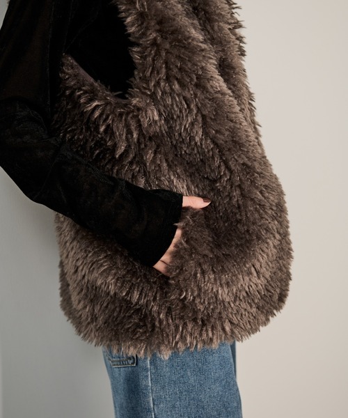 Shelly island（シェリーアイランド）の「プードルファーベスト（ベスト・レディース・チャコールグレー/ホワイト/ベージュ・M）」の18枚目の写真