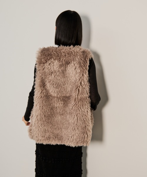 Shelly island（シェリーアイランド）の「プードルファーベスト（ベスト・レディース・チャコールグレー/ホワイト/ベージュ・M）」の8枚目の写真