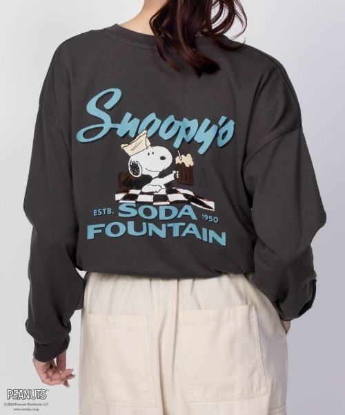 PEANUTS(ピーナッツ)の「PEANUTS スヌーピー プリント長袖Tシャツ ロンT(Tシャツ/カットソー・レディース・オートミール/チャコールグレー・フリー)」の13枚目の写真