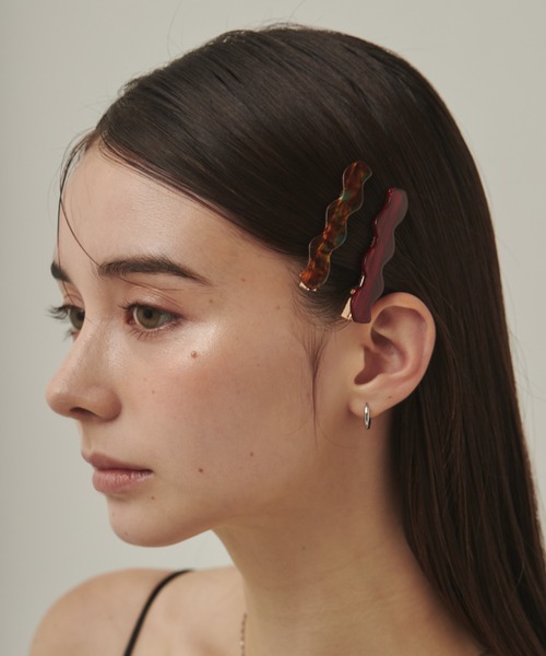 ciite'（シーテ）の「ウェーブデザインヘアピン　2個セット（ヘアピン・レディース・ホワイト/アイボリー/ブラウン/ブラック・FREE）」の4枚目の写真