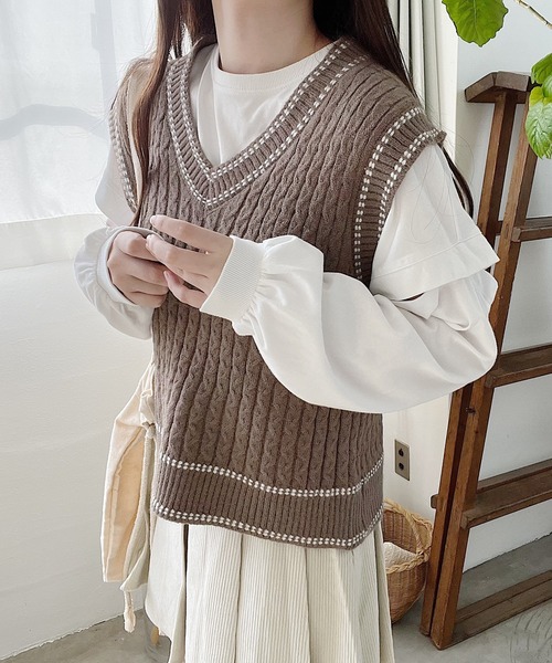 Nana(ナナ)の「ステッチケーブルニットベスト(ベスト・レディース・ベージュ/ネイビー・FREE)」の8枚目の写真