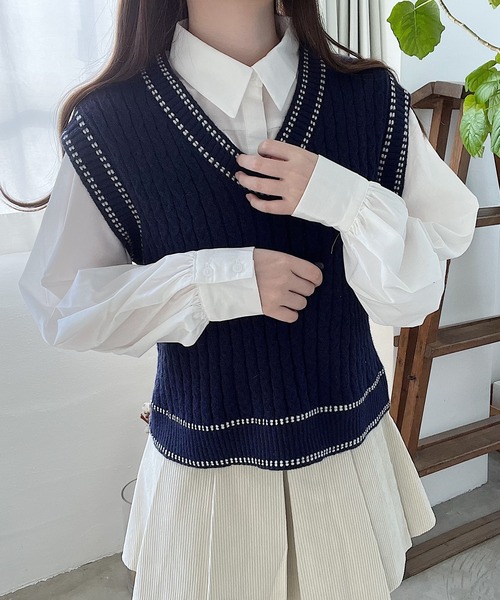 Nana(ナナ)の「ステッチケーブルニットベスト(ベスト・レディース・ベージュ/ネイビー・FREE)」の14枚目の写真