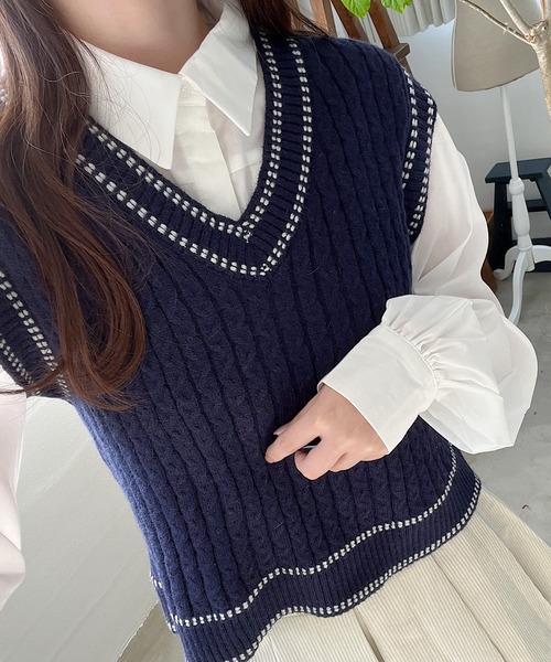 Nana(ナナ)の「ステッチケーブルニットベスト(ベスト・レディース・ベージュ/ネイビー・FREE)」の18枚目の写真