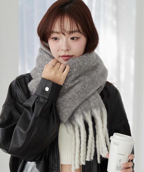 WEGO（ウィゴー）の「WEGO/ワイドフリンジストール（マフラー・レディース・ピンク/その他2/オフホワイト/グレー/その他4/ベージュ/ダークグレー/その他1/その他3/レッド・FREE）」の3枚目の写真