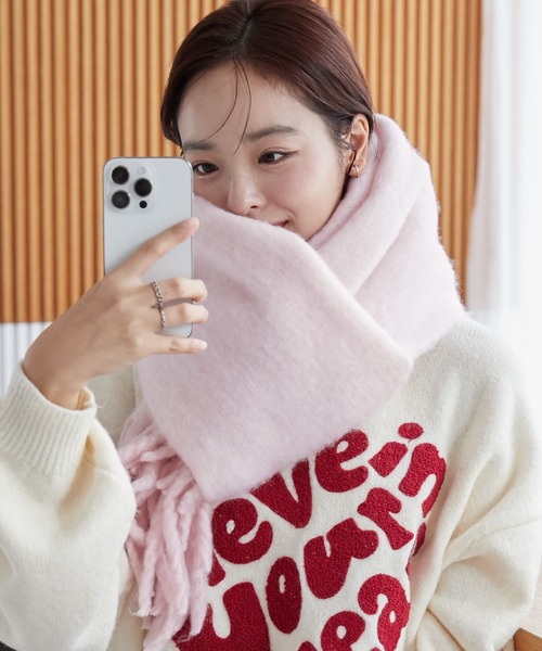 WEGO（ウィゴー）の「WEGO/ワイドフリンジストール（マフラー・レディース・ピンク/その他2/オフホワイト/グレー/その他4/ベージュ/ダークグレー/その他1/その他3/レッド・FREE）」の5枚目の写真