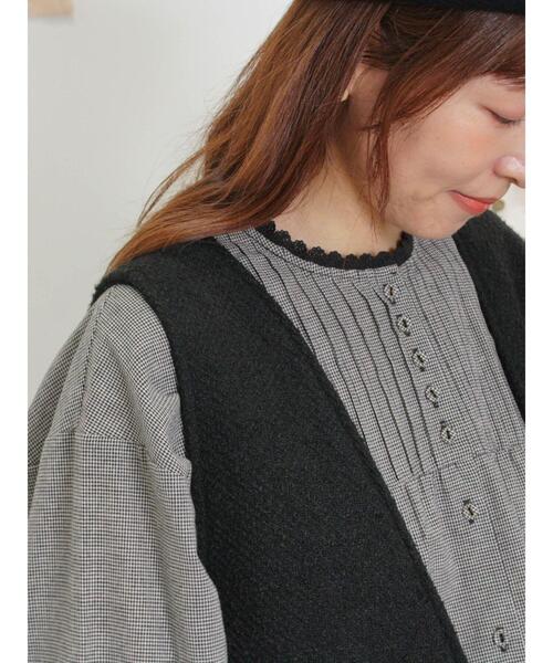 Samansa Mos2(サマンサ モスモス)の「柄アソート切替ピンタックブラウス(シャツ/ブラウス・レディース・オフホワイト/チャコールグレー/ベージュ/マスタード・F)」の15枚目の写真