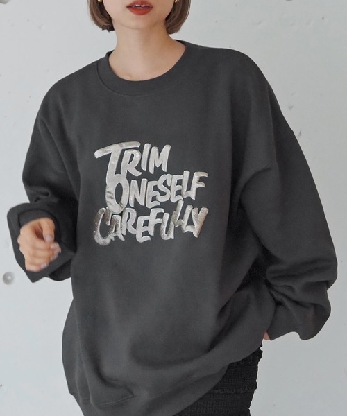 tiptop（ティップトップ）の「裏起毛アソート箔プリントスウェット（スウェット・レディース・ブラック/グレー系その他/ブラック系その他/グレー・FREE）」の3枚目の写真