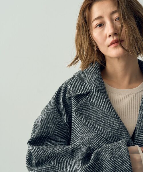 YECCA VECCA（イェッカヴェッカ）の「ヘリンボーン柄Pコート（ピーコート・レディース・グレー/チャコールグレー・FREE）」の8枚目の写真