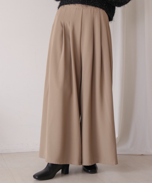 Bou Jeloud(ブージュルード)の「タックフレアパンツ(その他パンツ・レディース・ブラック/ベージュ/モカ・38)」の5枚目の写真