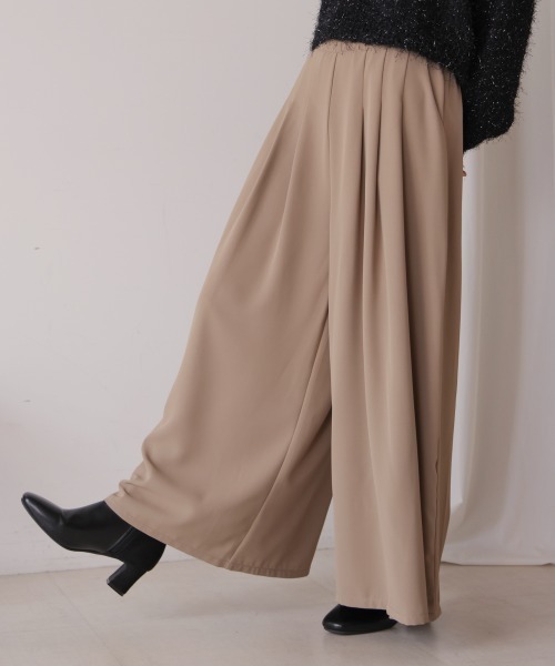 Bou Jeloud(ブージュルード)の「タックフレアパンツ(その他パンツ・レディース・ブラック/ベージュ/モカ・38)」の6枚目の写真