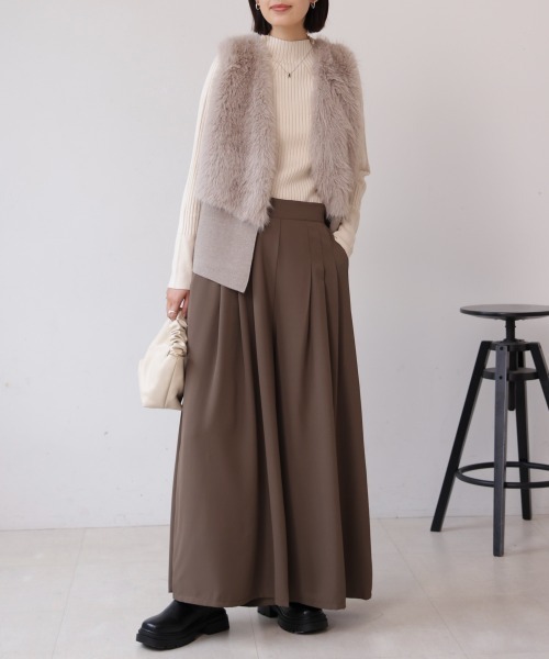 Bou Jeloud(ブージュルード)の「タックフレアパンツ(その他パンツ・レディース・ブラック/ベージュ/モカ・38)」の13枚目の写真