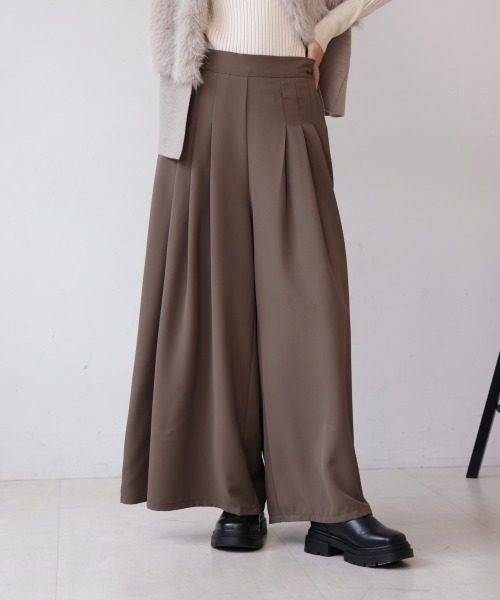 Bou Jeloud(ブージュルード)の「タックフレアパンツ(その他パンツ・レディース・ブラック/ベージュ/モカ・38)」の18枚目の写真