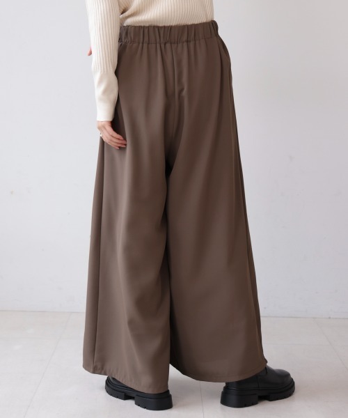 Bou Jeloud(ブージュルード)の「タックフレアパンツ(その他パンツ・レディース・ブラック/ベージュ/モカ・38)」の20枚目の写真