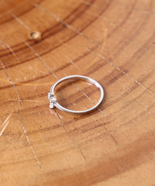 Jena espace merveilleux（ジェナ　エスパスメルヴェイユ）の「925アシメリング（リング・レディース・シルバー・FREE）」の2枚目の写真