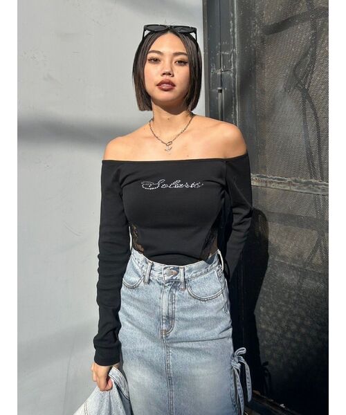 EVRIS ラインストーンロゴオフショルボディースーツ　ブラック セール】ラインストーンロゴオフショルボディースーツ（Tシャツ