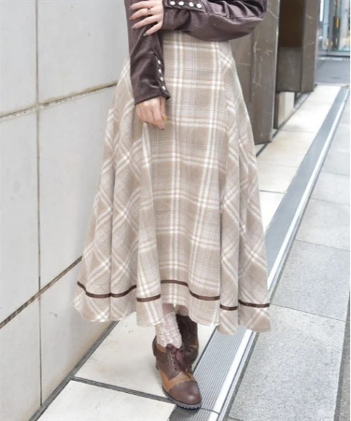 axes femme（アクシーズファム）の「起毛チェック編上スカート（スカート・レディース・ベージュ/ホワイト/ブルー・FREE）」の2枚目の写真