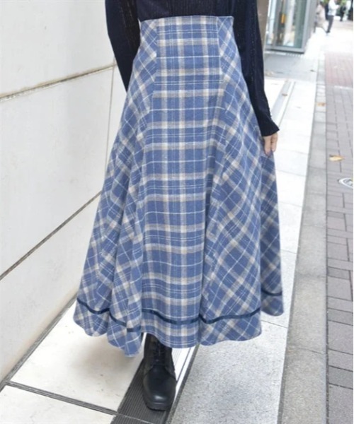 axes femme（アクシーズファム）の「起毛チェック編上スカート（スカート・レディース・ベージュ/ホワイト/ブルー・FREE）」の3枚目の写真