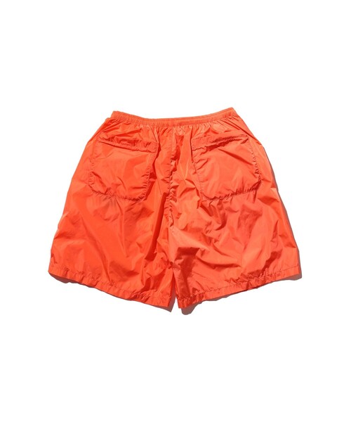 BEAMS PLUS(ビームスプラス)の「ナイロン デッキ ショーツ(その他パンツ・メンズ・オレンジ/イエロー/ネイビー・MEDIUM/LARGE/XX-LARGE/X-LARGE)」の17枚目の写真