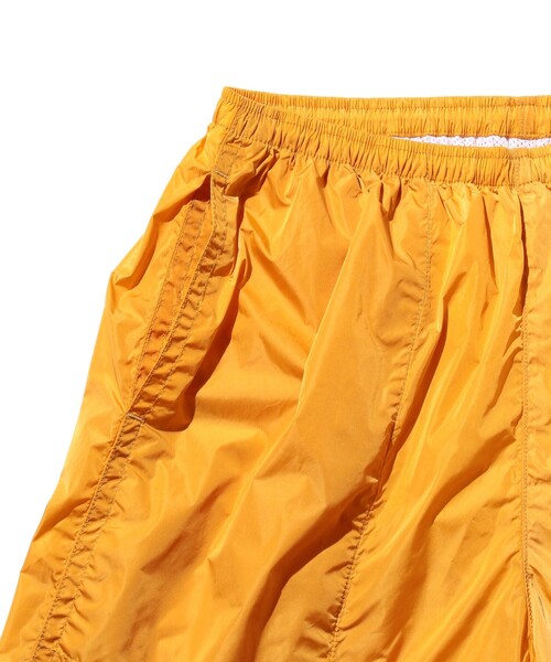 BEAMS PLUS(ビームスプラス)の「ナイロン デッキ ショーツ(その他パンツ・メンズ・オレンジ/イエロー/ネイビー・MEDIUM/LARGE/XX-LARGE/X-LARGE)」の21枚目の写真