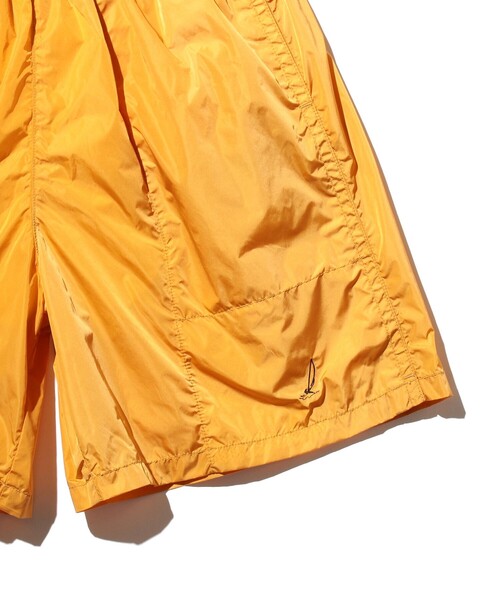BEAMS PLUS(ビームスプラス)の「ナイロン デッキ ショーツ(その他パンツ・メンズ・オレンジ/イエロー/ネイビー・MEDIUM/LARGE/XX-LARGE/X-LARGE)」の22枚目の写真