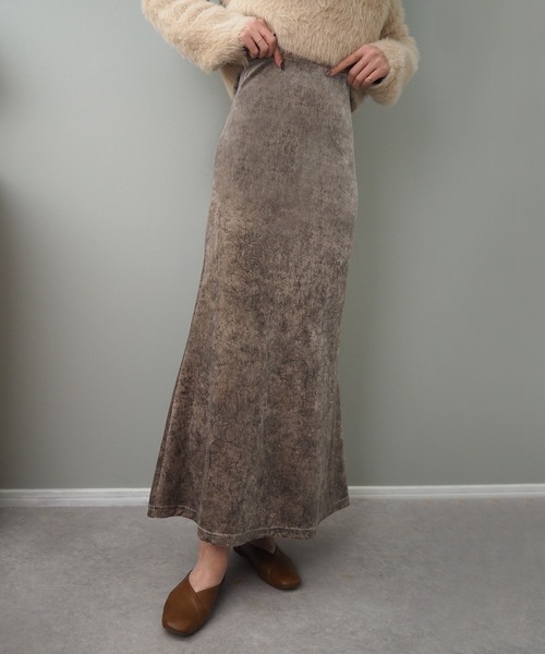 LAULEN（ローレン）の「pattern velour mermaid skirt /ハイウエストマーメイドベロアロングスカート（スカート・レディース・グレー/ブラック/ベージュ・FREE）」の3枚目の写真