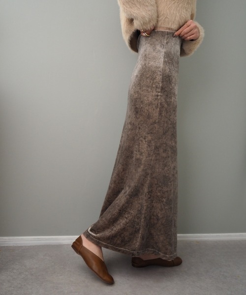 LAULEN（ローレン）の「pattern velour mermaid skirt /ハイウエストマーメイドベロアロングスカート（スカート・レディース・グレー/ブラック/ベージュ・FREE）」の7枚目の写真