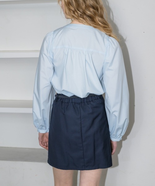 idem（イデム）の「front frill blouse / フリルデザインシャツブラウス（シャツ/ブラウス・レディース・ホワイト/サックスブルー・FREE）」の6枚目の写真