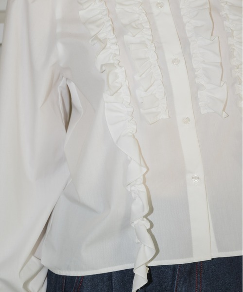 idem（イデム）の「front frill blouse / フリルデザインシャツブラウス（シャツ/ブラウス・レディース・ホワイト/サックスブルー・FREE）」の7枚目の写真