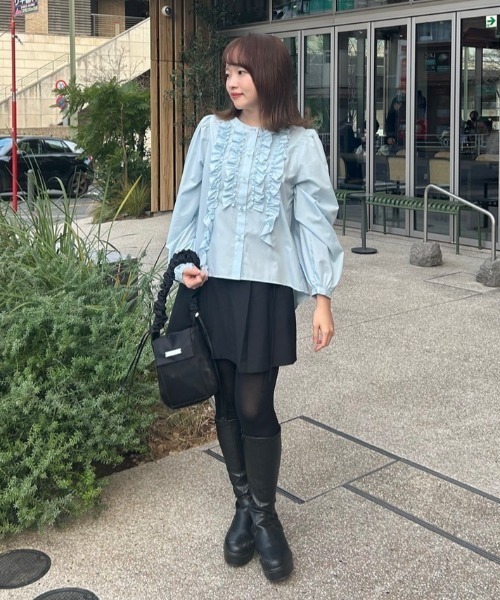 idem（イデム）の「front frill blouse / フリルデザインシャツブラウス（シャツ/ブラウス・レディース・ホワイト/サックスブルー・FREE）」の16枚目の写真