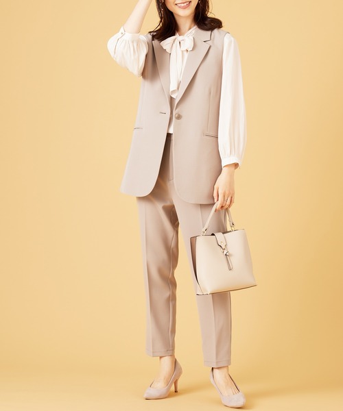BELLUNA PLUS(ベルーナ)の「<C/S>テーラードジレ(ベスト・レディース・グレイッシュベージュ/ネイビー・X-LARGE/LARGE/MEDIUM)」の6枚目の写真