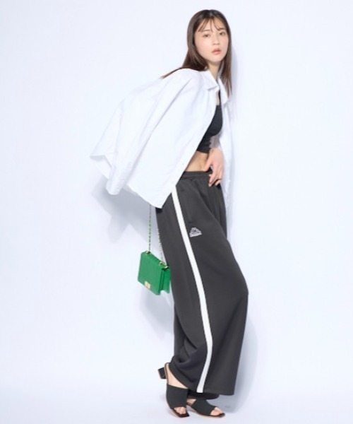 Kappa（カッパ）の「ジャージ トラックワイドパンツ（その他パンツ・レディース・パープル/ライトグリーン/ブラック・SMALL/MEDIUM/LARGE）」の6枚目の写真