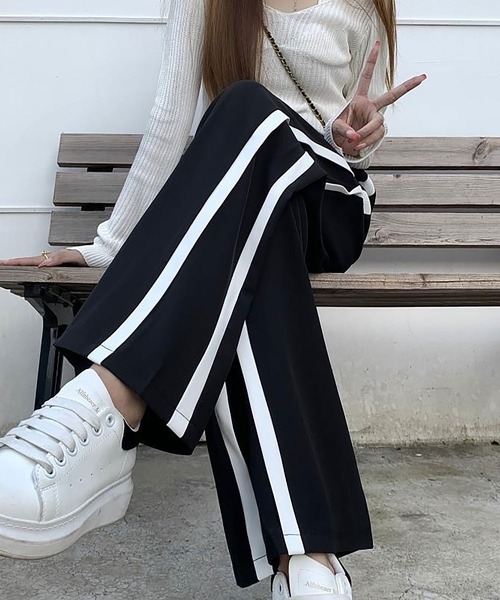 Asterellivi（アステレリビ）の「サイドラインセミワイドパンツ（その他パンツ・レディース・ブラック・M/L/XL）」の12枚目の写真
