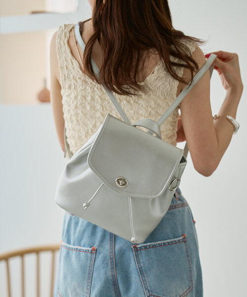 Kastane（カスタネ）の「*【新色追加/5色展開】ミニレザーリュック（バックパック/リュック・レディース・ブラック/シルバー/ベージュ/ベージュ系その他/グレイッシュベージュ・FREE）」の5枚目の写真