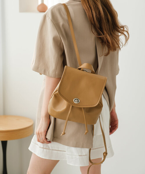 Kastane（カスタネ）の「*【新色追加/5色展開】ミニレザーリュック（バックパック/リュック・レディース・ブラック/シルバー/ベージュ/ベージュ系その他/グレイッシュベージュ・FREE）」の16枚目の写真