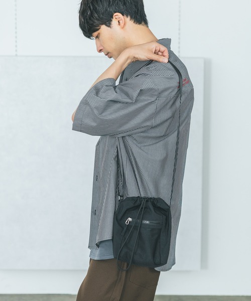 LAKOLE（ラコレ）の「メッシュコンビ巾着ショルダーバッグ / 288642（ショルダーバッグ・メンズ・カーキ/パープル/ブラック・FREE）」の2枚目の写真