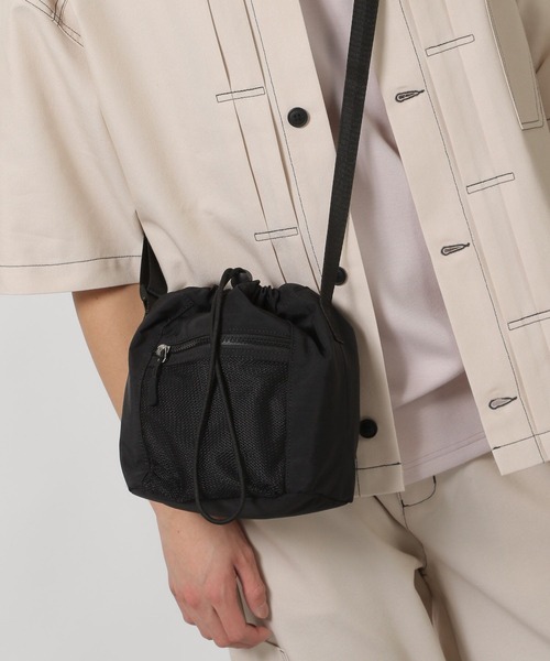 LAKOLE（ラコレ）の「メッシュコンビ巾着ショルダーバッグ / 288642（ショルダーバッグ・メンズ・カーキ/パープル/ブラック・FREE）」の5枚目の写真