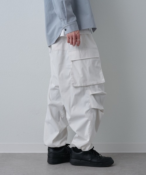 COLONY 2139（コロニートゥーワンスリーナイン）の「ストレッチカーゴパンツ（カーゴパンツ・メンズ・カーキ/ブラック/ホワイト・LARGE/MEDIUM）」の2枚目の写真