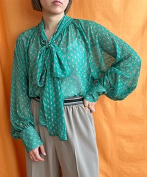 レディースのシャツ/ブラウス（グリーン・カーキ/緑色系・ボウタイ襟