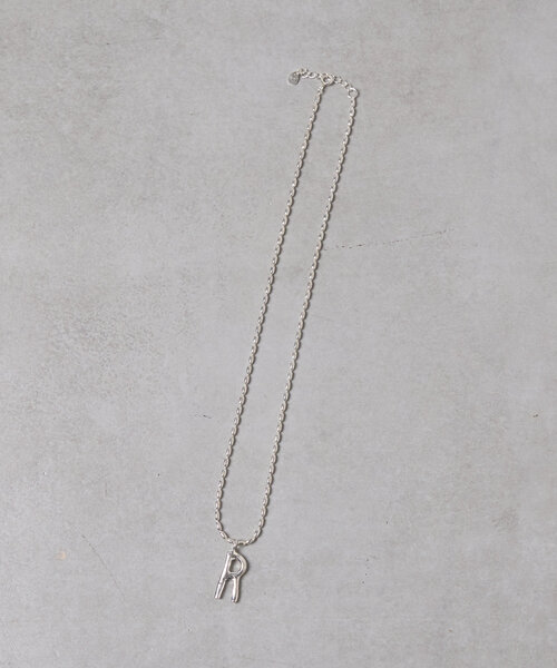 BEARDSLEY（ビアズリー）の「イニシャルネックレス(R)（ネックレス・レディース・シルバー・FREE）」の2枚目の写真