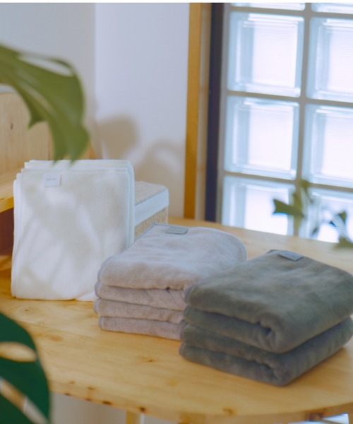 REBALANCE(リバランス)の「Mofuwa ヘアドライタオル 2枚セット ヒアルロン酸配合(タオル・レディース・スモークグレー/ホワイト/ダークグレー・ONE SIZE)」の15枚目の写真