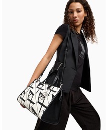 ARMANI EXCHANGE | 【A|X アルマーニ エクスチェンジ】オールオーバーマキシロゴ ミディアムハンドバッグ(ハンドバッグ)