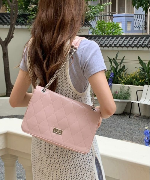 セール】チェーンショルダーエナメルキルティングショルダーバッグ