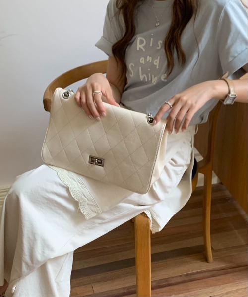 セール】チェーンショルダーエナメルキルティングショルダーバッグ